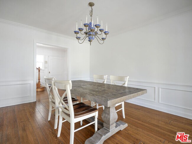 Building Photo - 13161 Addison St