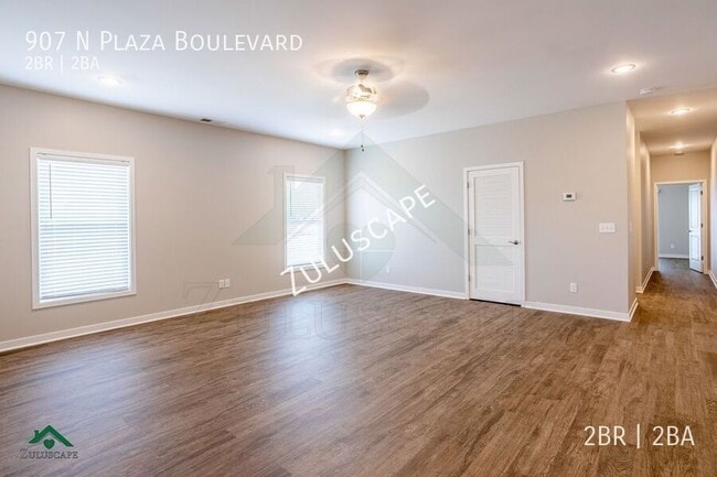 Building Photo - 907 North Plaza Drive