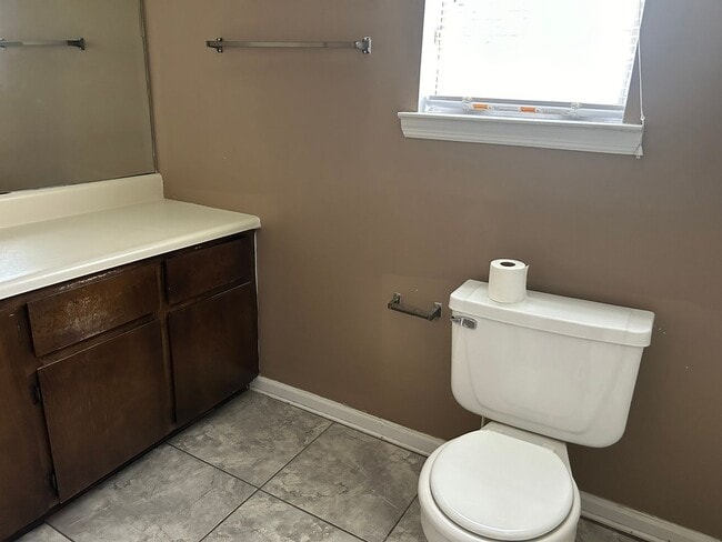 Building Photo - FALL MOVE-IN SPECIAL: 50% OFF 1st MONTH'S ...