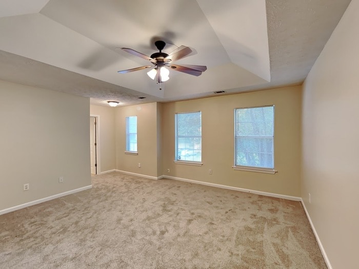 Building Photo - 6468 Drake Manor