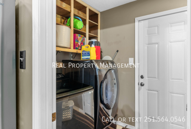 Building Photo - 7044 Carrabelle Key