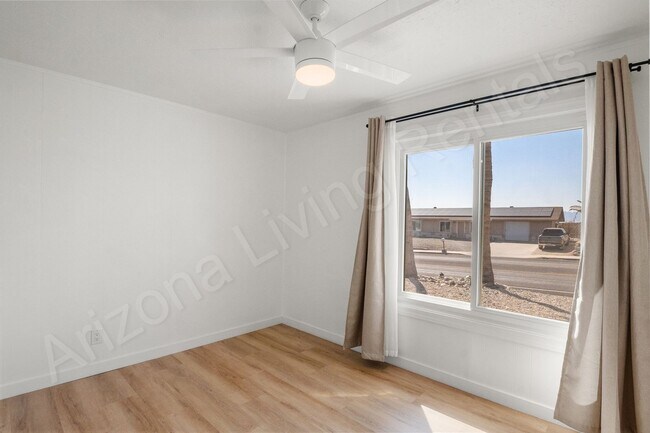 Building Photo - AFFORDABLE POOL HOME!