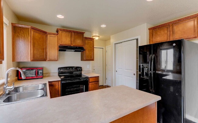 Building Photo - 3832 Sierra Glen Pl
