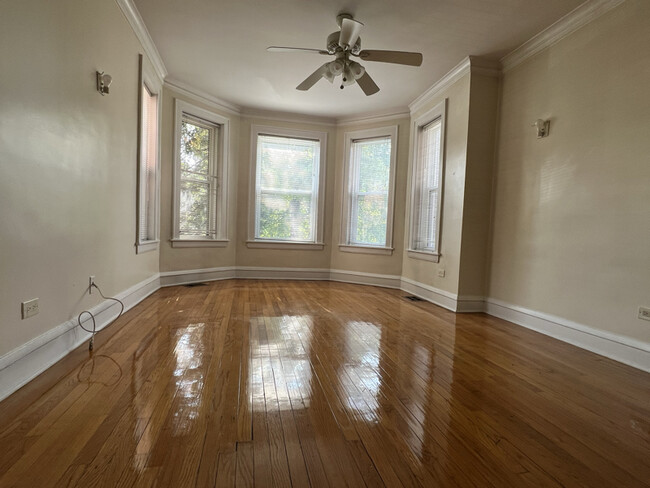 Building Photo - 5419 N Artesian Ave