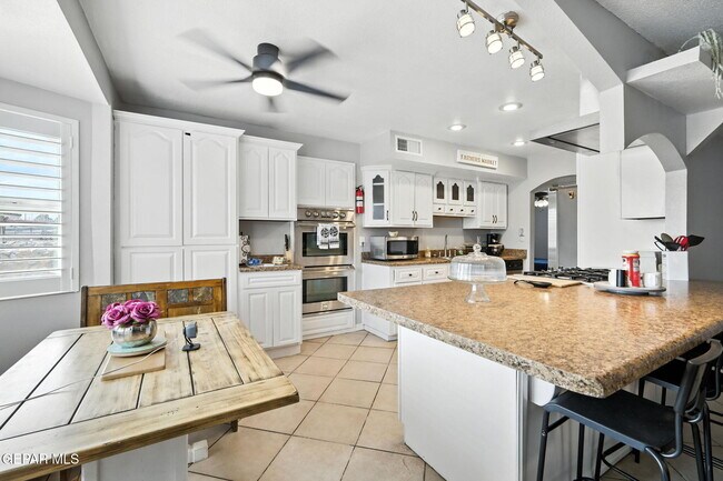 Building Photo - 329 Sereno Dr