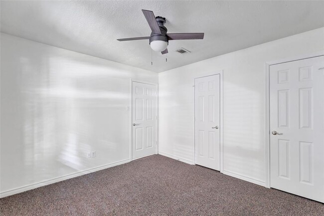 Building Photo - 7703 Pine Cup Dr