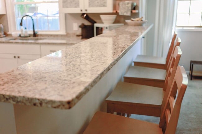 Building Photo - Charming 2BR in Historic Home – Bright, Sp...
