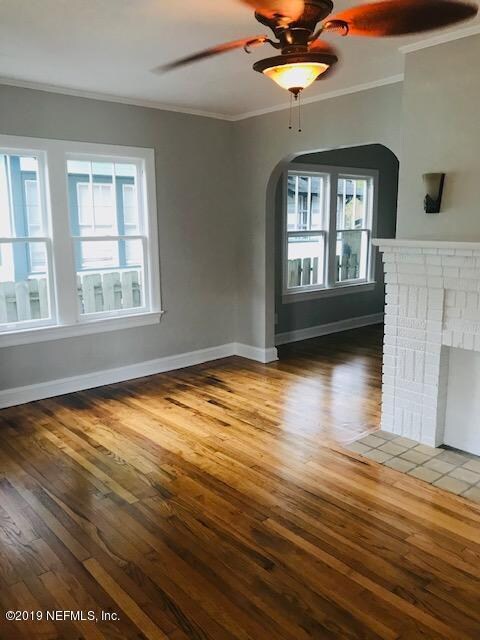 Building Photo - 439 W 25th St