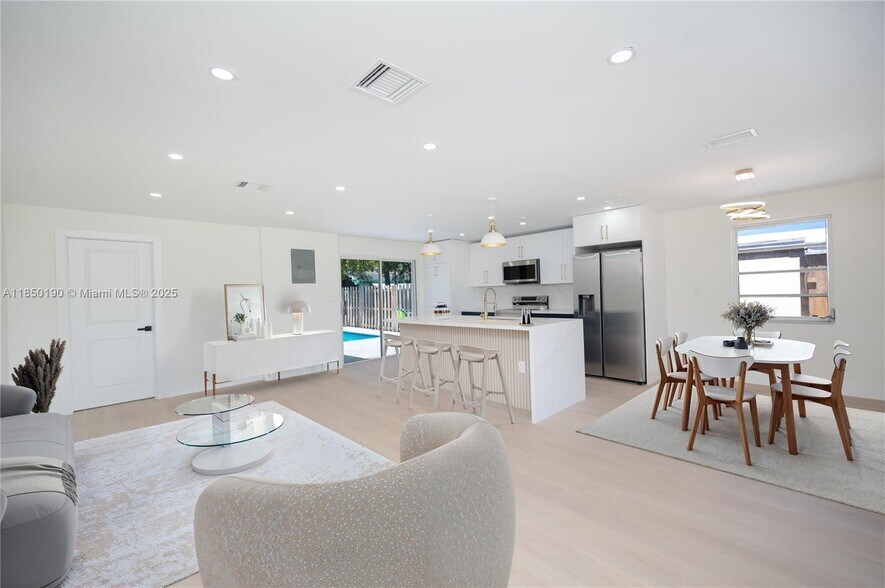 Building Photo - 3751 NE 17th Ave