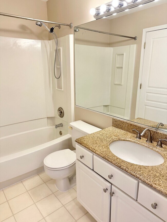 Building Photo - 693 Savannah Ln