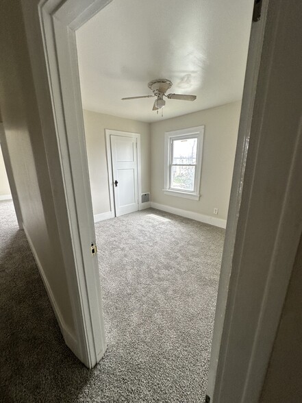 Building Photo - 2057 Catalpa Dr