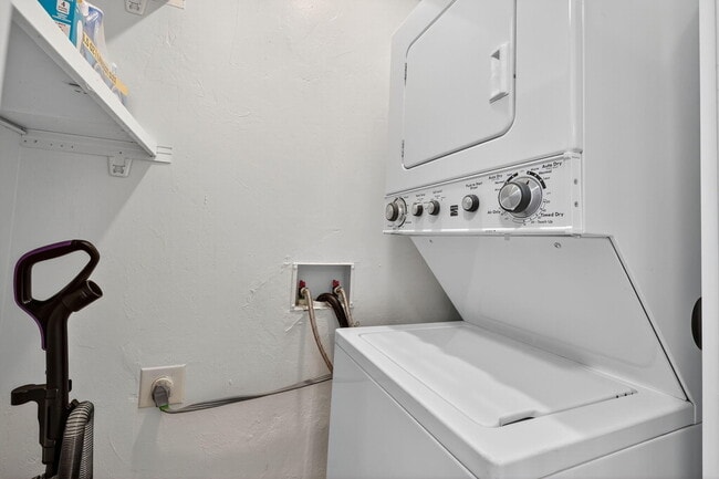 Building Photo - 800 Tropic Blvd