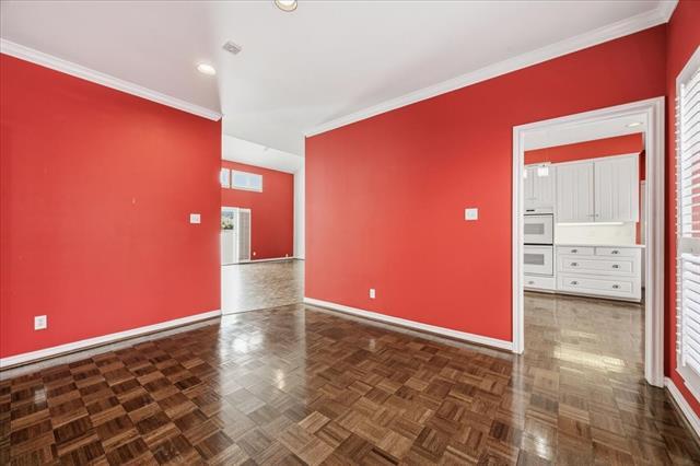 Building Photo - 22 1 Main Pl