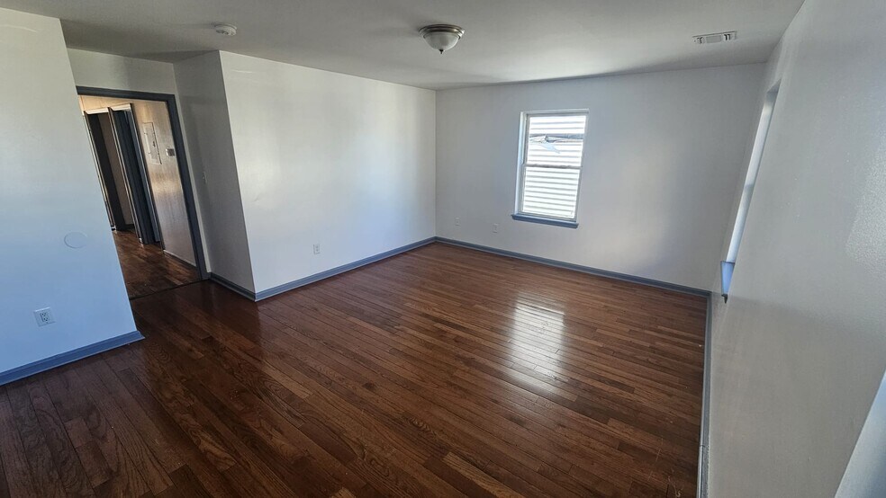Building Photo - 88 Brown Pl