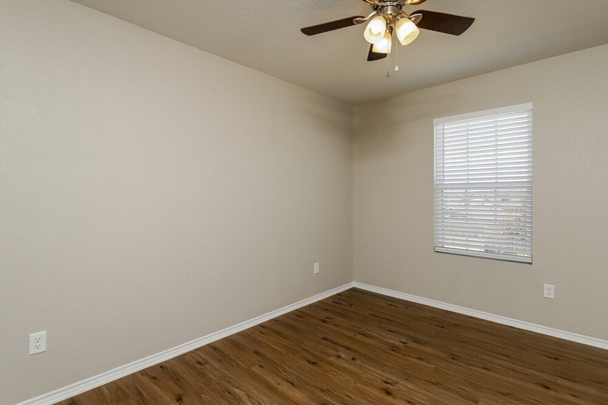 Building Photo - 10210 Castello Cyn