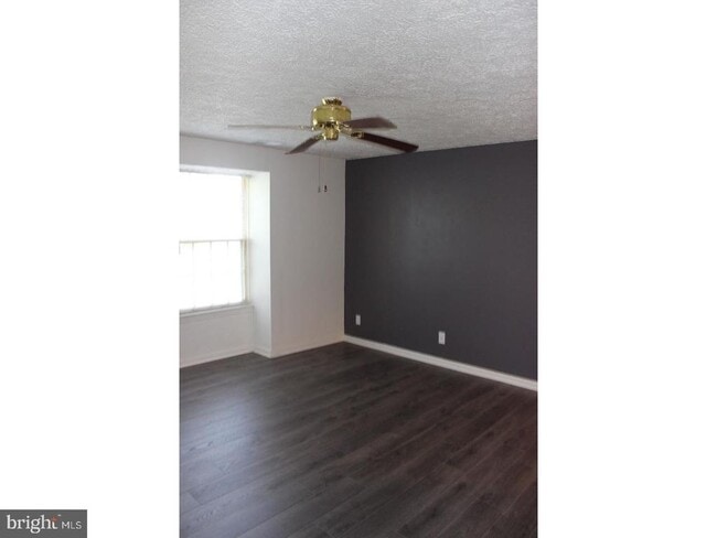 Building Photo - 189 Kenwood Dr