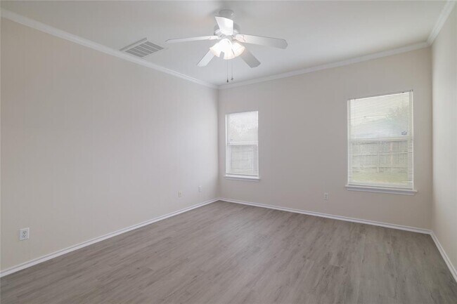 Building Photo - 1740 Amberwood Loop