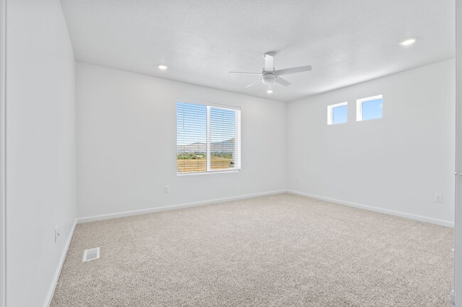 Building Photo - NEW Saratoga Springs Home