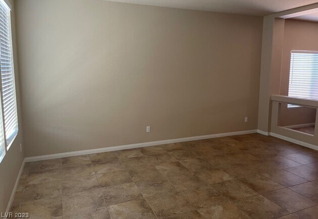 Building Photo - 6490 Parrot Ridge Ct