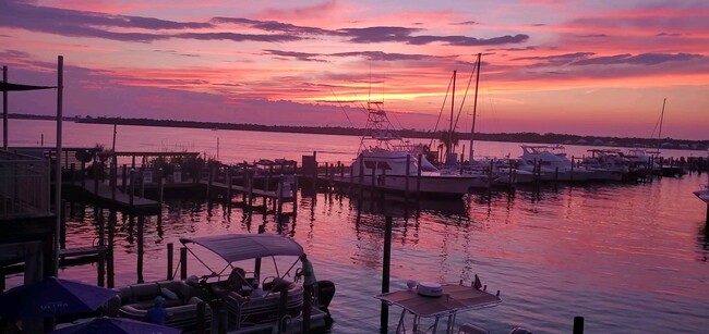 Building Photo - 3840 Casita Cir