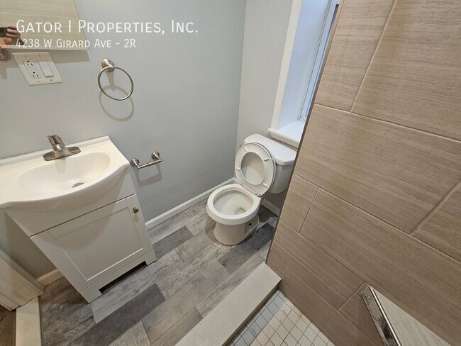 Building Photo - 4238 W Girard Ave