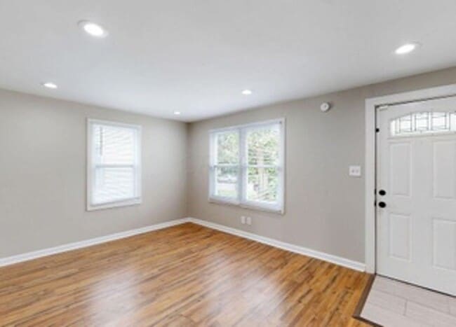 Building Photo - Half-Off 1st Month’s Rent! | Renovated 2BR Home + Bonus Room