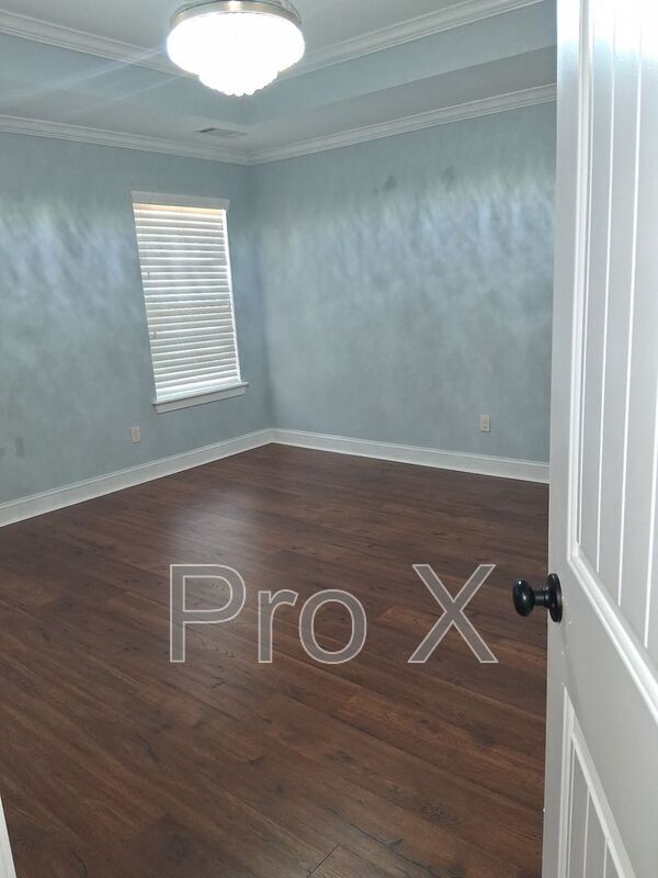 Building Photo - 3864 W Providence Dr