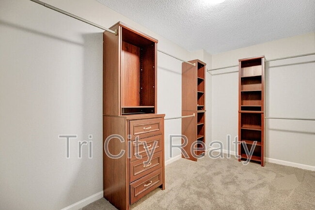 Building Photo - 75 Rock Mill Ct