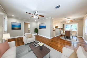 Building Photo - 909 E 38th St