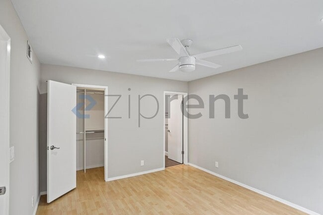 Building Photo - Unit