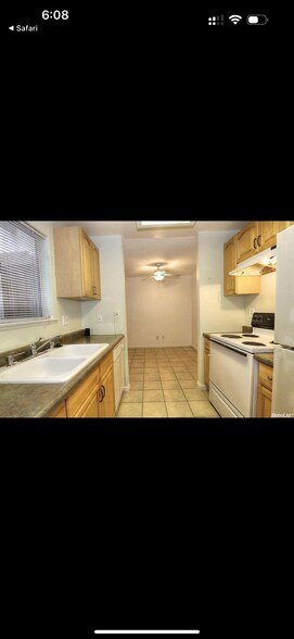 Building Photo - 112 Luna Grande Cir