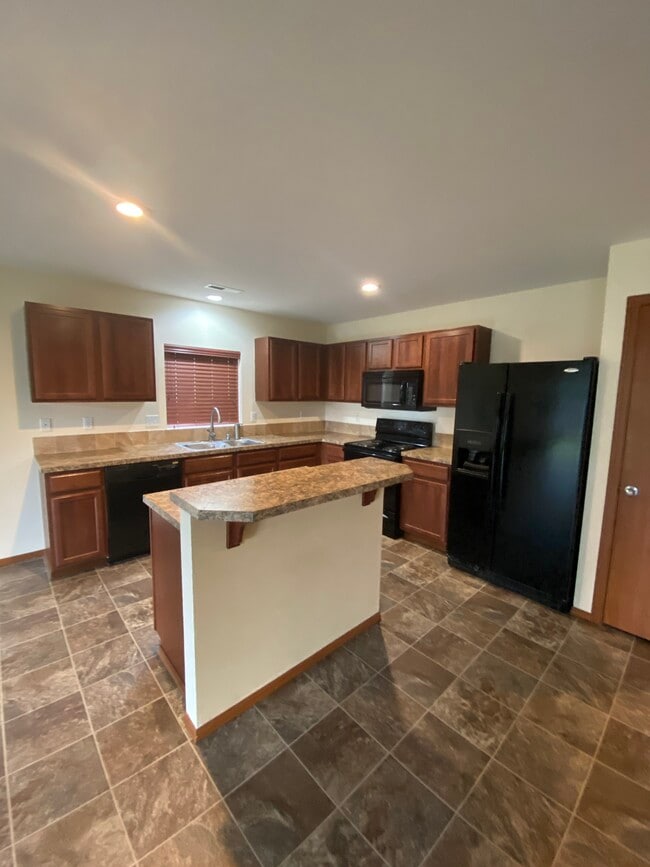 Building Photo - 12205 SE 262nd Ct