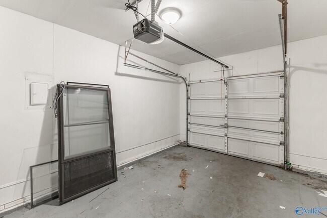Building Photo - 2402 Mcclain Cir NW