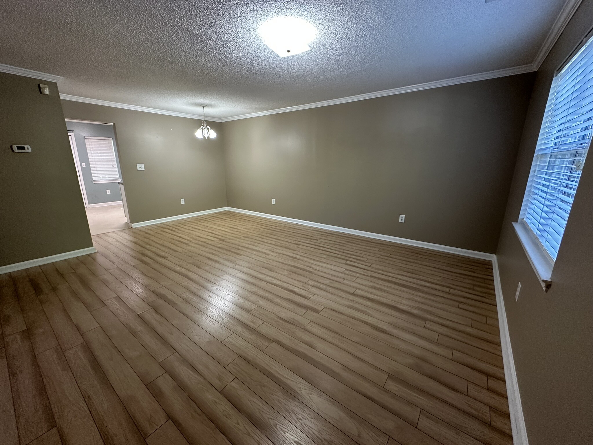 Building Photo - 100 WOODSTONE Dr