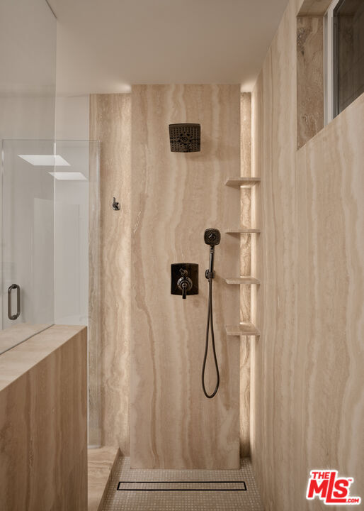 Building Photo - 8593 Hollywood Blvd