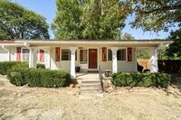 Building Photo - 531 N Fern St