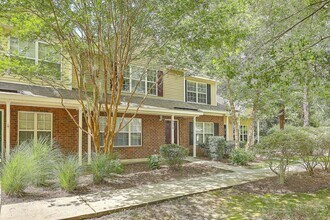 Building Photo - 8074 Shadow Oak Dr
