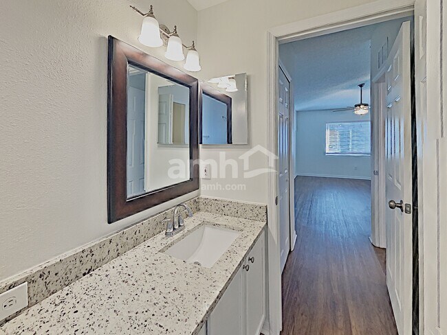 Building Photo - 12119 Feldwood Creek Ln