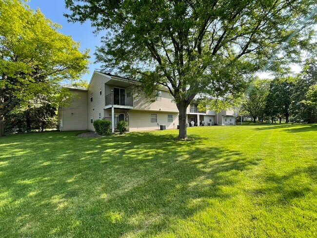 Building Photo - 527 E Shag Bark Ln