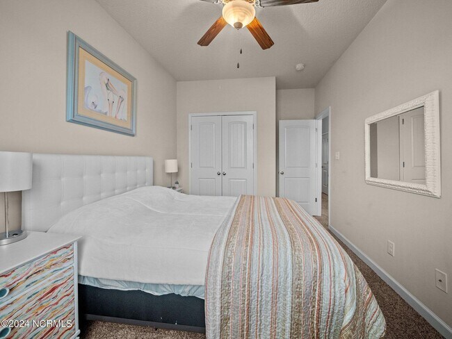 Building Photo - Holly Ridge Townhome Available!