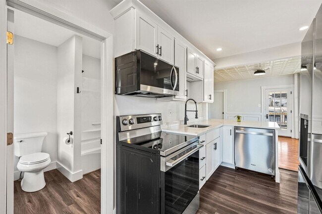 Building Photo - 26 Reservoir Ave