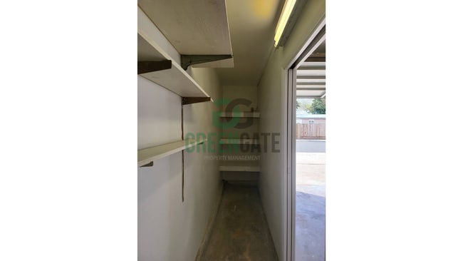 Building Photo - NOW AVAILABLE! Make this spacious 4 bedroo...