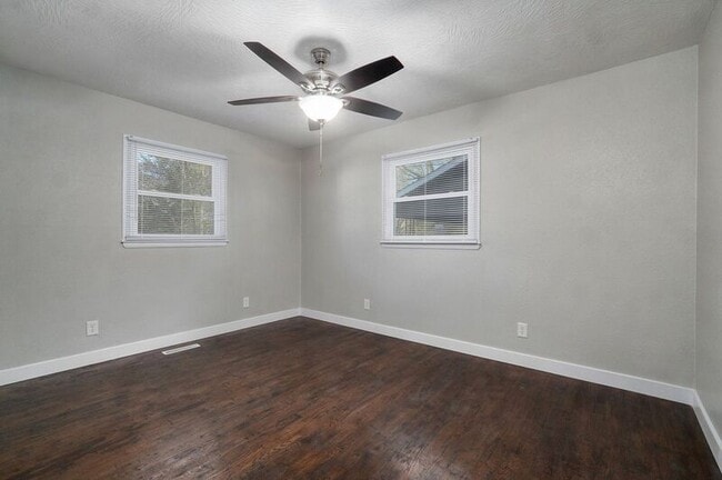 Building Photo - 1920 S Mayfair Ave