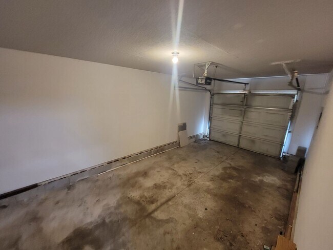 Building Photo - 1846 S Barton Dr
