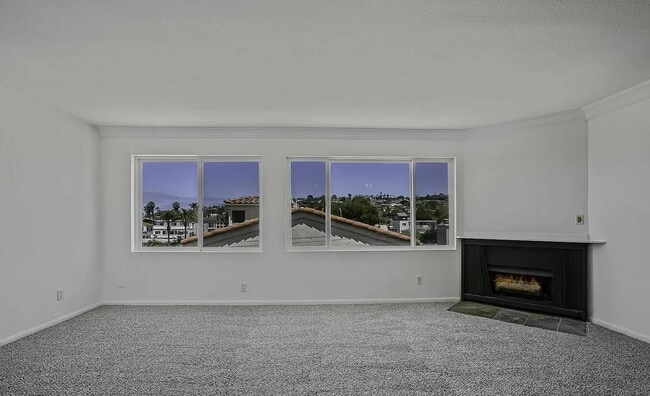 Building Photo - 860 Turquoise St