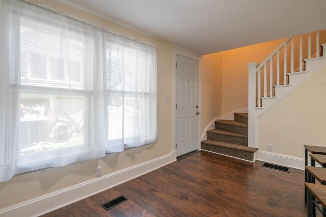 Building Photo - 177 Chestnut St