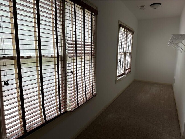 Building Photo - 510 Lake Medlock Dr