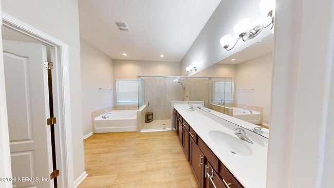 Building Photo - 15790 Whitebark Dr