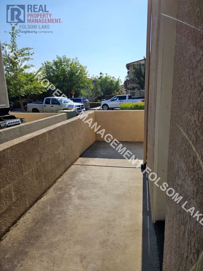 Building Photo - 146 Barnhill Dr
