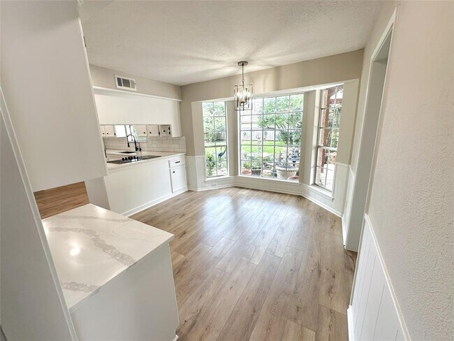 Building Photo - 714 Oder Ln